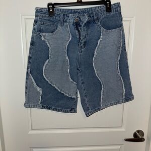 ROMWE Two-Tone Frayed Patchwork Denim Shorts - Blue